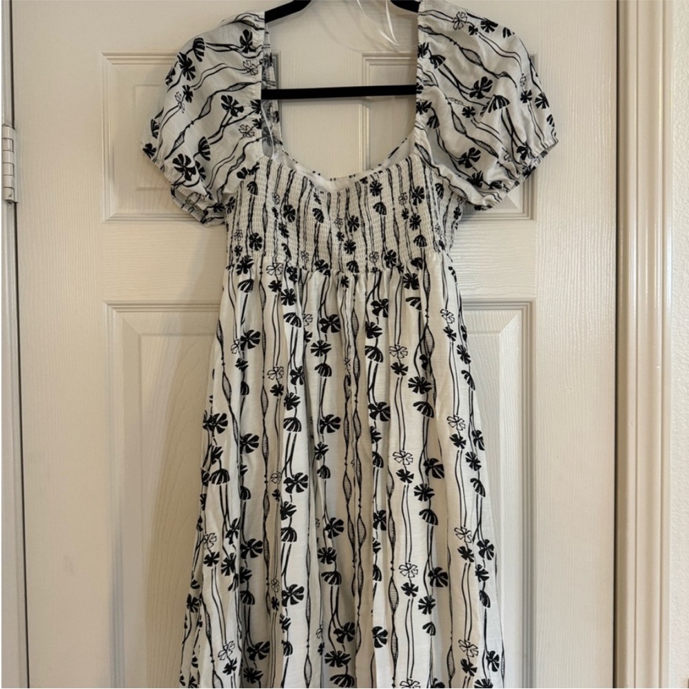 Chic Millibon Black Floral Patterned Dress - Picture 3 of 3